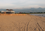 Burundi: Bujumbura Coconuts Plage des Cocotiers Kiriri